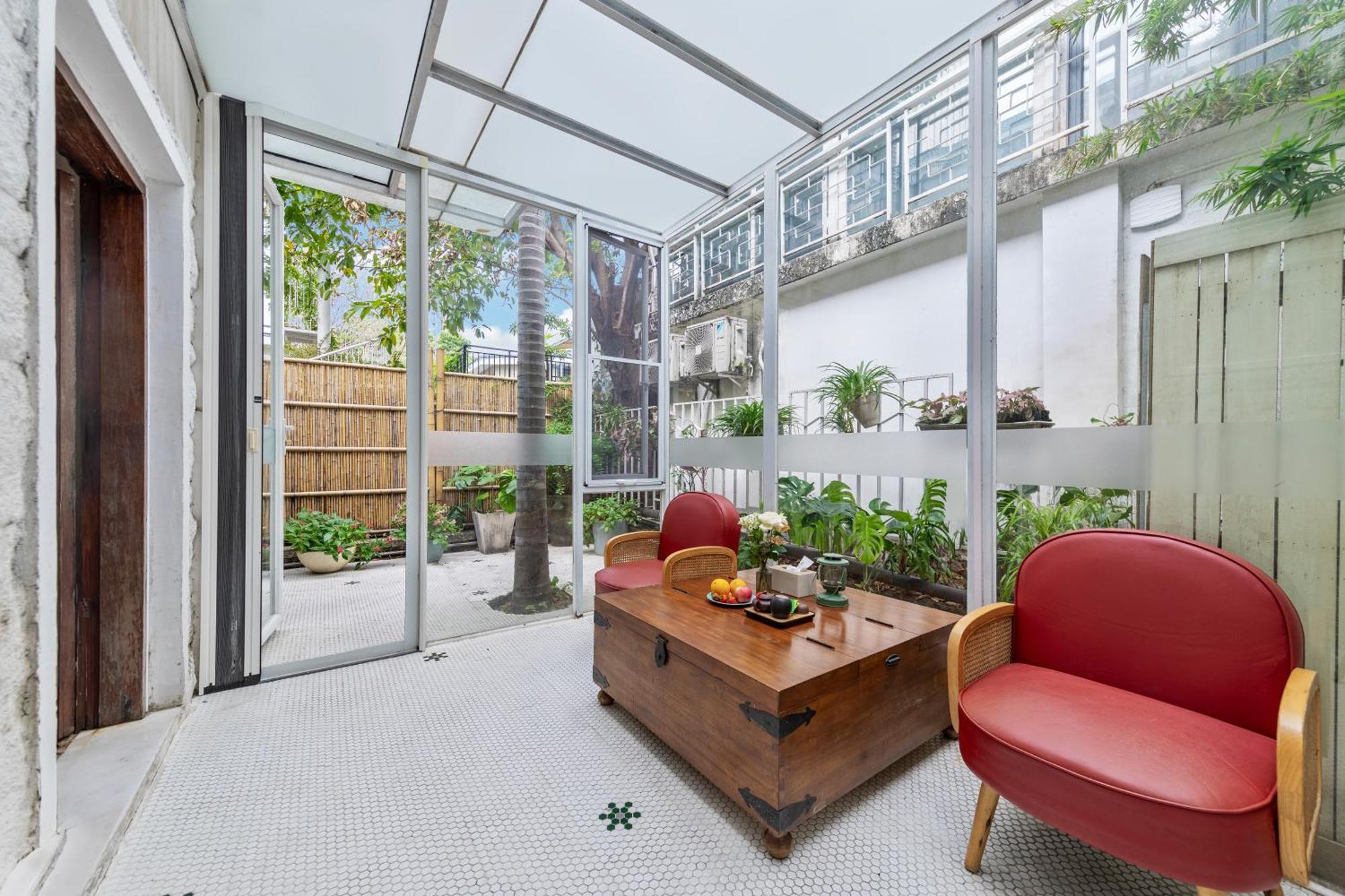 Shenzhen No'6 Garden Villa --French Window With Garden View,Close To Sea World &Shekou Ferry Port &K11 Ecoast &Subway Nearby ,Offer Western Food And Coffee &English Speaking With Tour Services Eksteriør billede