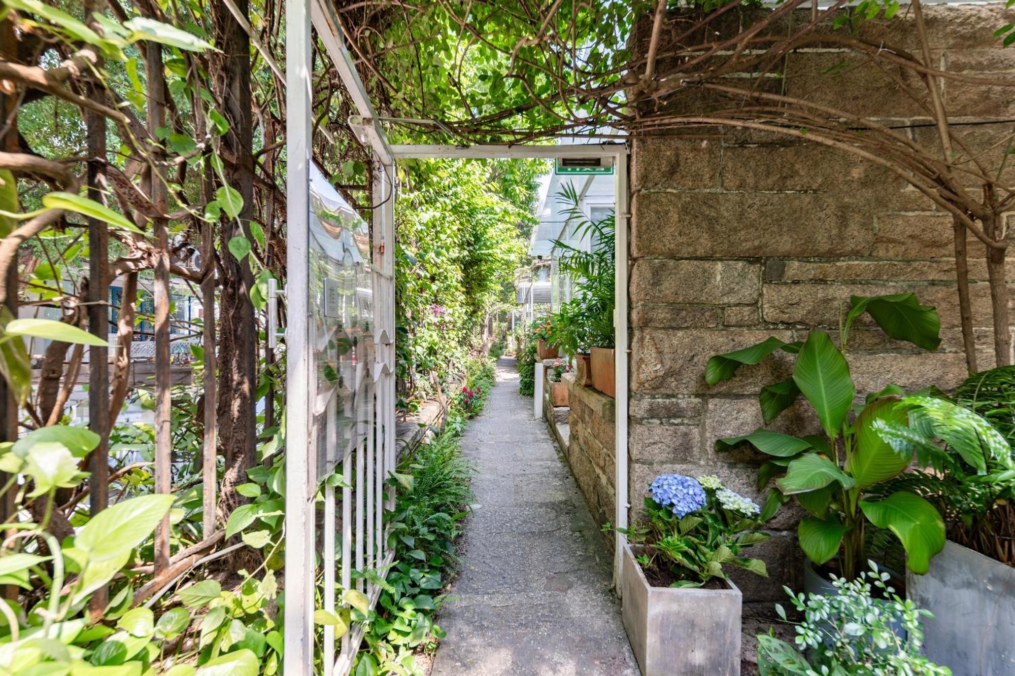Shenzhen No'6 Garden Villa --French Window With Garden View,Close To Sea World &Shekou Ferry Port &K11 Ecoast &Subway Nearby ,Offer Western Food And Coffee &English Speaking With Tour Services Eksteriør billede
